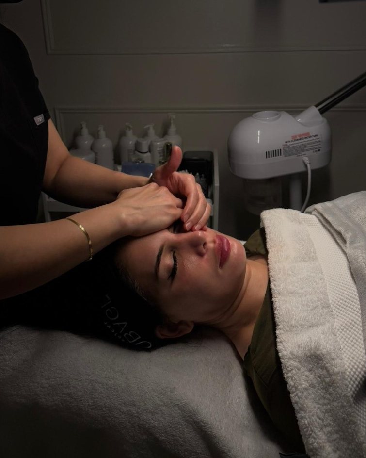 Lymphatic Sculpting Massage at By Narjis